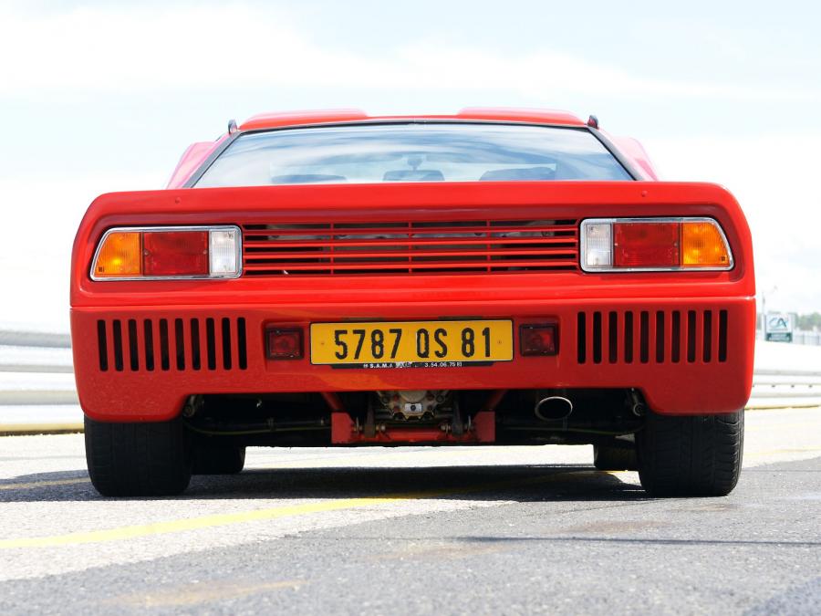 Lancia Rally 037 Stradale 1982 года  (фото 8 из 16)